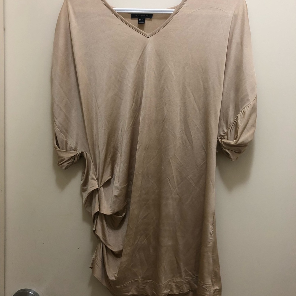 Clothes - Picture 5 of 16
